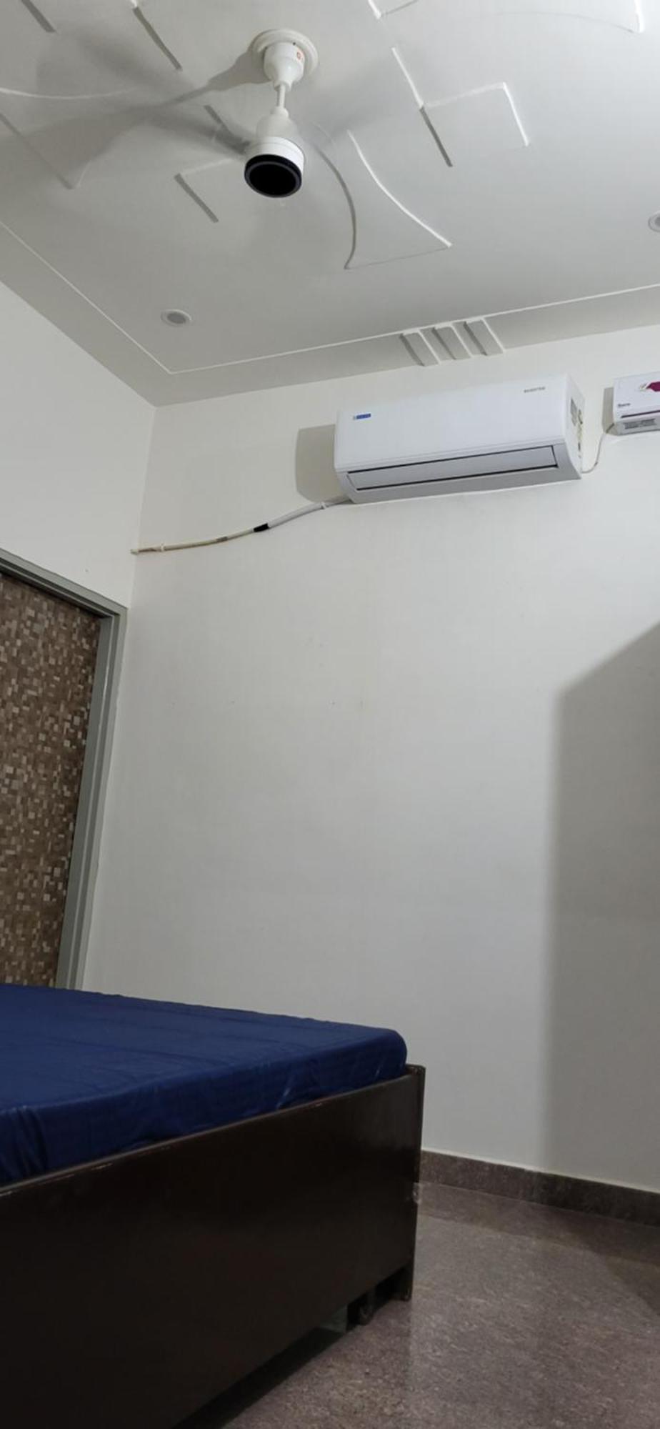 Hotel House Of Krishna à Vrindāvan Extérieur photo