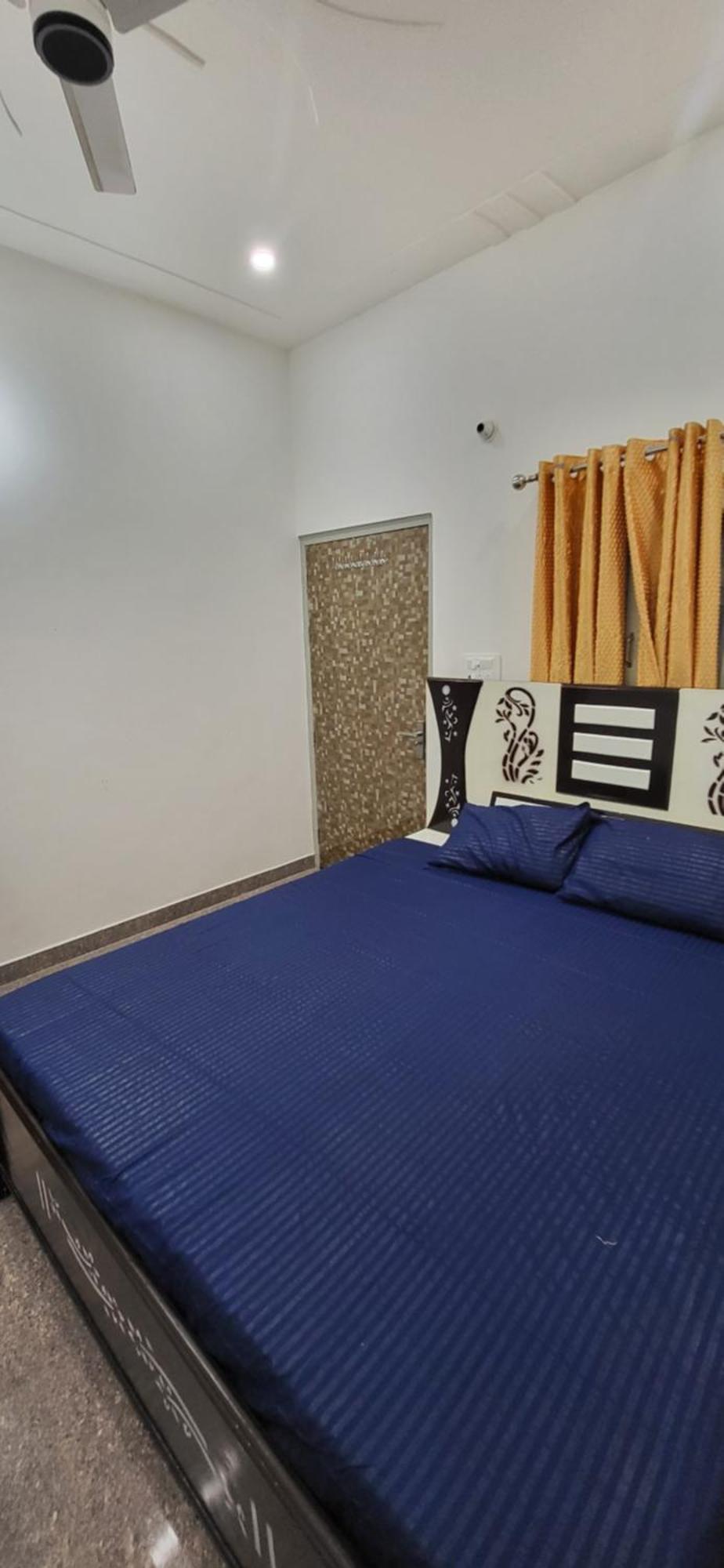 Hotel House Of Krishna à Vrindāvan Extérieur photo